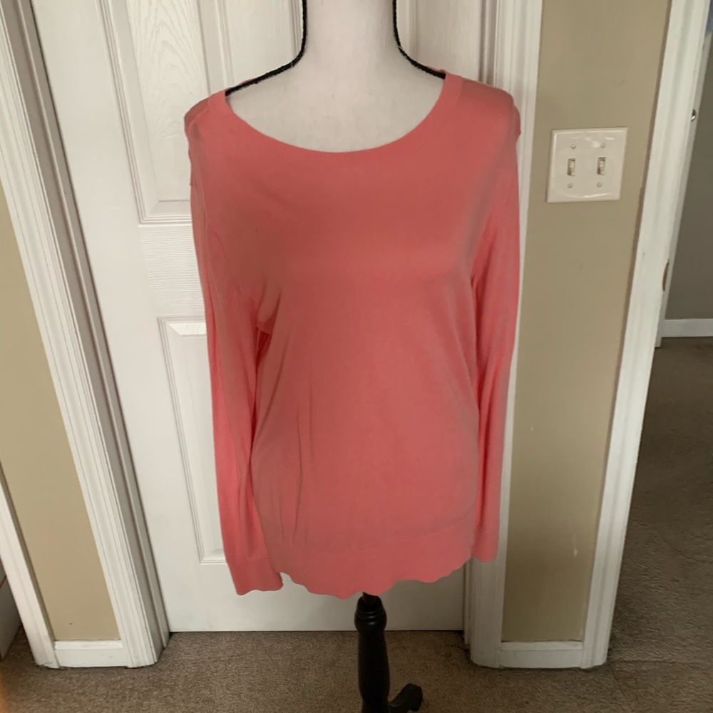 Bow-back sweater